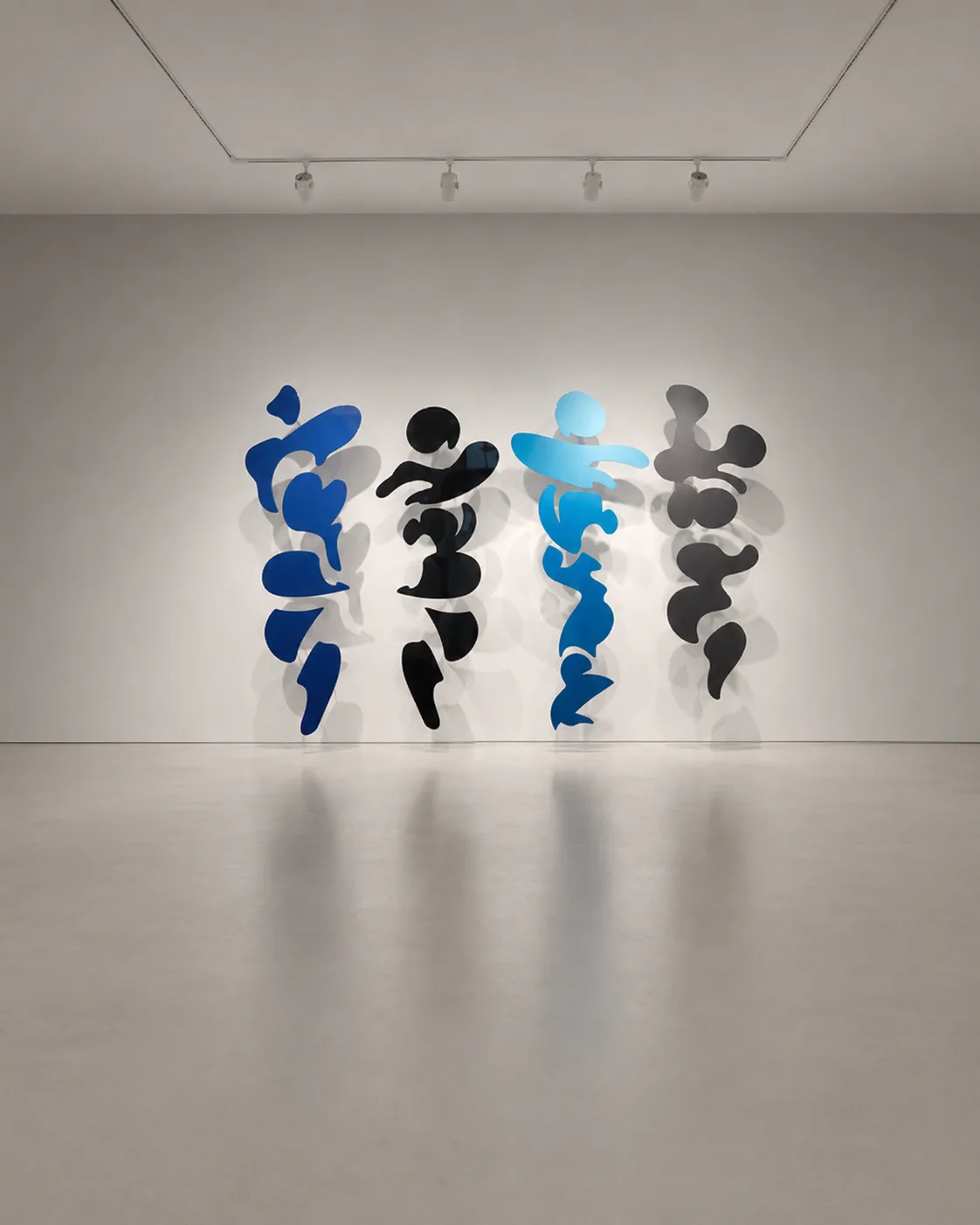 I guardiani del mare, ferro smaltato, installazione, opera di Stefania Mecucci